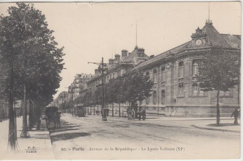 Frankreich - Paris Ave. de la Republique Le Lycee Voltaire sw-AK gelaufen 1913