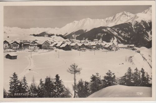Österreich/Tirol - Serfaus Ortsansicht Winter sw-Fotokarte gelaufen 1953