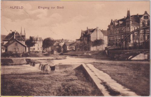 Niedersachsen - Alfeld Eingang zur Stadt sw-AK gelaufen 1913