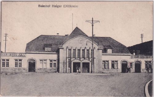 Hessen - Haiger (Dillkreis) Bahnhof sw-AK gelaufen 1919