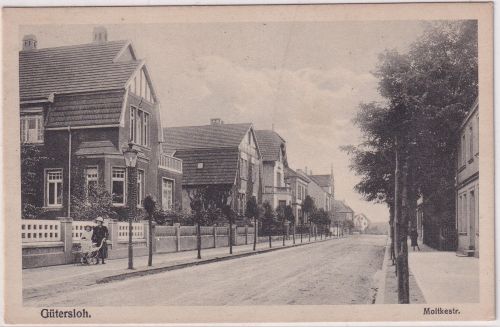 NRW - Gütersloh Moltkestarße Wohnhäuser sw-AK gelaufen/Feldpost 1917