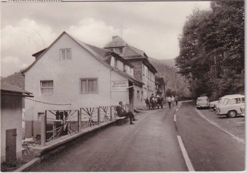 Thüringen - Unterweißbach Gasthaus "Kühler Grund" sw-Foto-AK gelaufen 1978