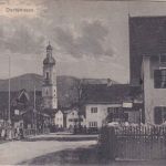 Bayern - Lenggries Dorfstraße mit Kirche sw-AK ungelaufen ca. 1910
