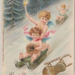 Glückwunsch - Prosit Neujahr "Postkarte m. Tannenduft" Engel fahren Schlitten