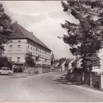 Sachsen - Oberbobritzsch Kr. Freiberg Straßenansicht sw-Foto-AK ca. 1970