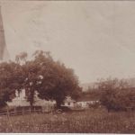 Bayern - Kirchbichl Kirche mit Bauernhof priv. Foto-AK gelaufen 1907