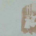 Chile - 2 C. Ganzsachenkarte m. rs. Privat Foto (Kind mit Puppe) ungebraucht