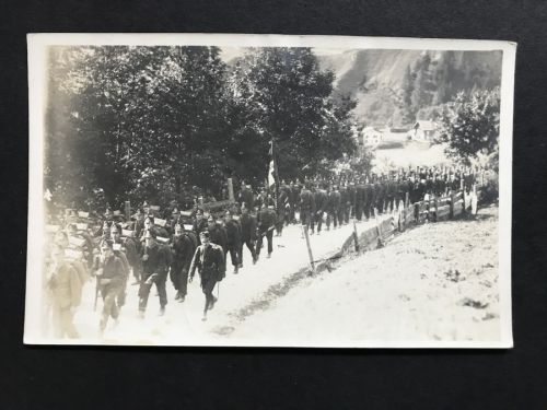 Foto Ansichtskarte Schweizer Armee - Battalionszug 1.WK