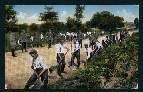 Feldpostkarte Serie Das Deutsche Heer - Soldaten beim Chauseebau 1918