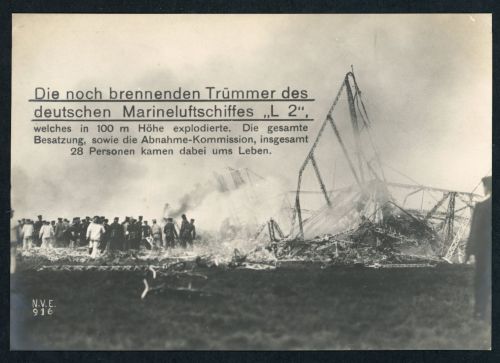 Ansichtskarte die noch brennenden Trümmer Marineluftschiff L2 - 1913