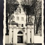 Echtfoto Ansichtskarte Dillingen a.D. Schloßeingang