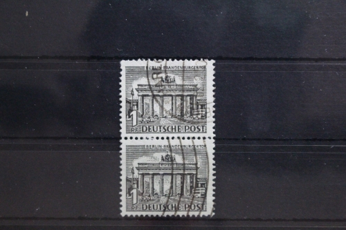 Berlin 42 gestempelt als senkrechtes Paar #TB018