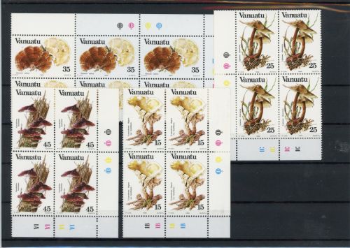 Vanuatu Achterbogen 670-673 ZS/ZW postfrisch Pilze #JO652