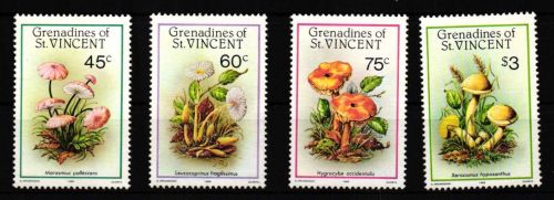 St. Vincent Grenadinen 493-496 postfrisch Pilze #HQ672