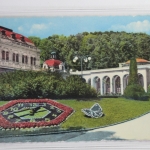 AK Baden bei Wien Kurstadt, Blumenuhr und Trinkhalle gebraucht #PJ654