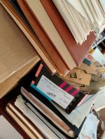 ALLES MUSS RAUS - ca 15kg Wunderkiste mit Alben, Briefmarken, Belegen uvm #KK003