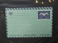 Vereinte Nationen New York Ganzsachen besammelt im Ring Binder #LY666