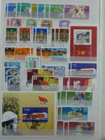 DDR Sammlungsartiges Lager mit Marx Blöcken in 2 Einsteckalben #MA326