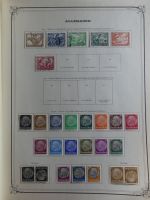 Weltweit Zwei Schwarten mit deut. Gebieten, franz. Kolonien usw. in Binde #MA461