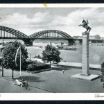 AK Düsseldorf Ulanendenkmal vor "alter" Oberkasseler Brücke Feldpost 1940 gebraucht #HK413