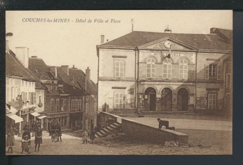 Ansichtskarte Frankreich Couches-les-Mines Hoel de Ville et Place