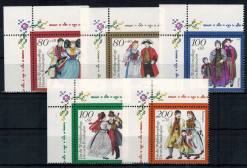 Bund 1757-1781 Bogenecke Eckrand Trachten oben links tadellos postfrisch