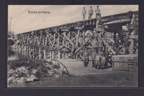 Ansichtskarte Rethel Frankreich Soldaten großer Holzbrücke Kunst Verlagsanstalt
