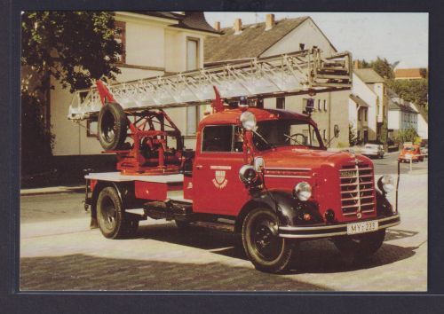Ansichtskarte Drehleiterfahrzeug Borgward B 2500 Freiwillige Feuerwehr Stadt