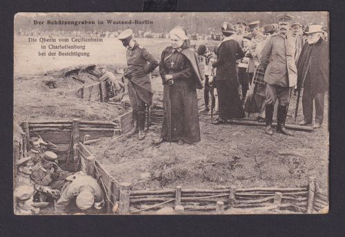 Ansichtskarte Militaria Westend Berlin Schützengraben Besichtigung durch Oberin