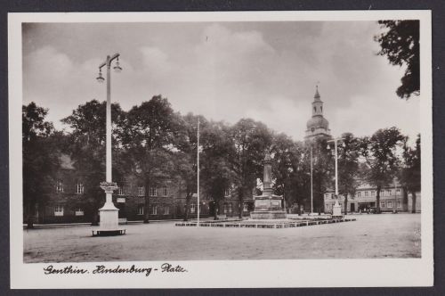 Ansichtskarte Genthin Sachsen Anhalt Hindenburg Platz Denkmal Verlag Christel