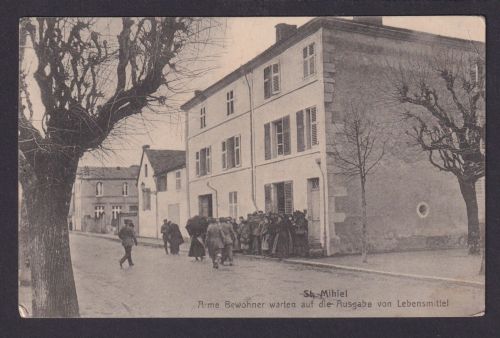St. Mihiel Frankreich Feldpost Arme Bewohner Lebensmittelausgabe Landwehr