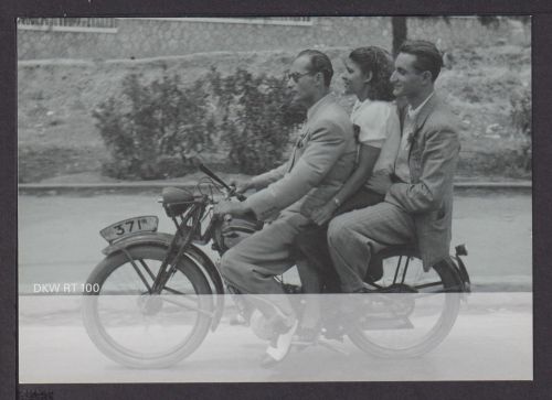 Ansichtskarte Motorrad Reklame DKW RT100 3 Personen auf 1 Motorrad