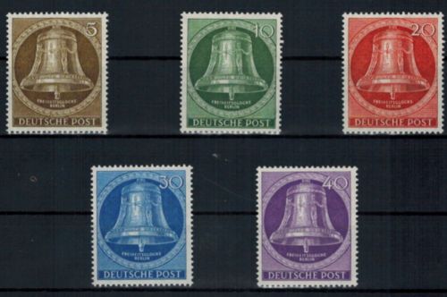 Berlin 101-105 Glocke Mitte 1953 tadellos postfrisch MNH Kat-Wert 90,00