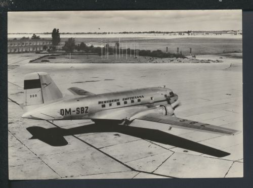 Ansichtskarte Berlin Flughafen Schönefeld Flugzeug Lufthansa DM - SBZ