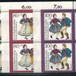 Bund 1696-1700 Wohlfahrt Trachten Bogenecke Eckrand o.li. Viererblock postfrisch