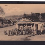 Ansichtskarte Militaria Soldaten Gruppenfoto vor Bureau D Òctroi 1. Weltkrieg