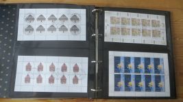 Bundesrepublik Sammlung von 42 Kleinbogen meist Euro-Zeit gestempelt hoher Kat.