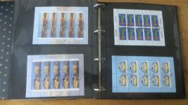 Bundesrepublik Sammlung von 42 Kleinbogen meist Euro-Zeit gestempelt hoher Kat.