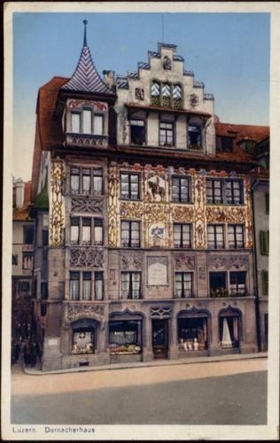 um 1930/40 - Luzern, Kant. Luzern, Schweiz: Vorderansicht des Dornacherhauses, tolle Häuserfassade, Ak Nr. 557,Globetrotter AG