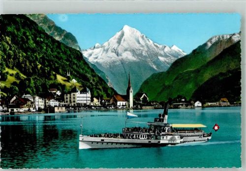 Flüelen Raddampfer Schwyz auf dem Vierwaldstättersee mit Bristenstock Binnenschiff