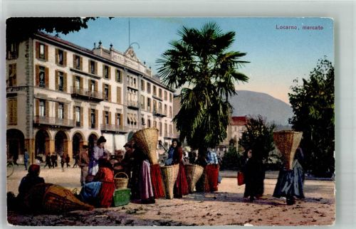 6600 Locarno Foto AK Marktszene Tracht