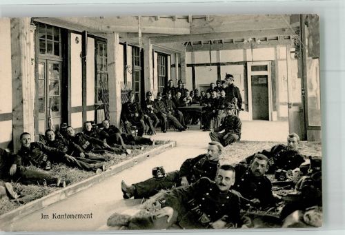 Rastende Soldaten in einer Truppenunterkunft Fotograf Synnberg Militär Schweiz