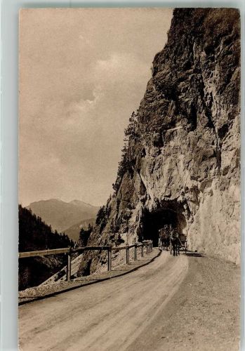 Postkutsche vor dem Tunnelportal am Stein Fotograf Zinggeler Postkutsche Schweiz 1915