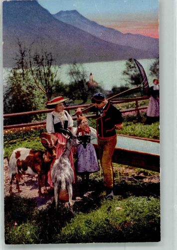 Bauernfamilie in Tracht mit Ziegen Edition Photoglob 30457