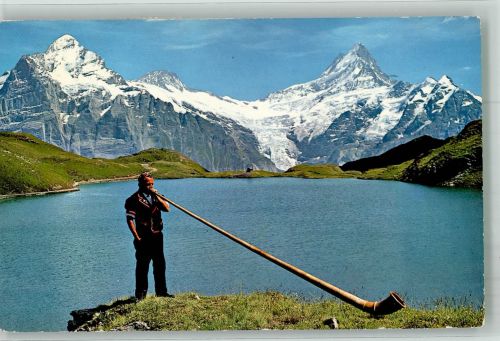 Bläser Tracht am Bachalpsee m. Wetterhorn Alphorn
