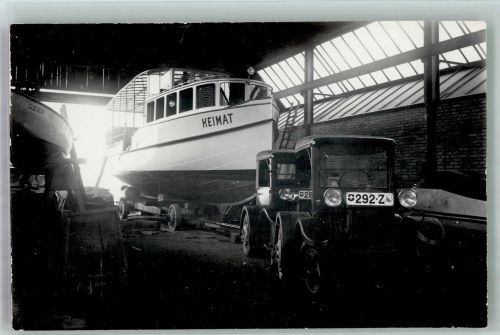 Motorschiff Heimat auf einem von einem Oldtimer gezogenen Slipwagen Binnenschiff Privatfoto AK