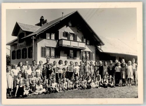 8494 Bauma Foto AK Gasthaus Schindler Gruppenfoto Kinder Ort handschriftlich
