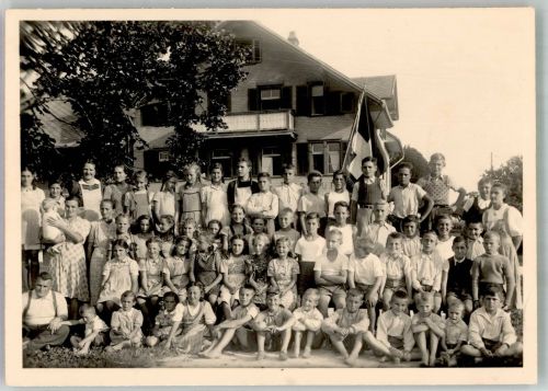 8494 Bauma Foto AK Gasthaus Schindler Gruppenfoto Kinder Ort handschriftlich