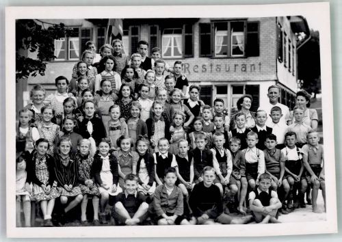 8494 Bauma Foto AK Gasthaus Schindler Gruppenfoto Kinder