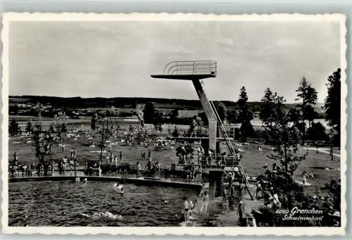 Grenchen Schwimmbad Sprungturm Liegewiese